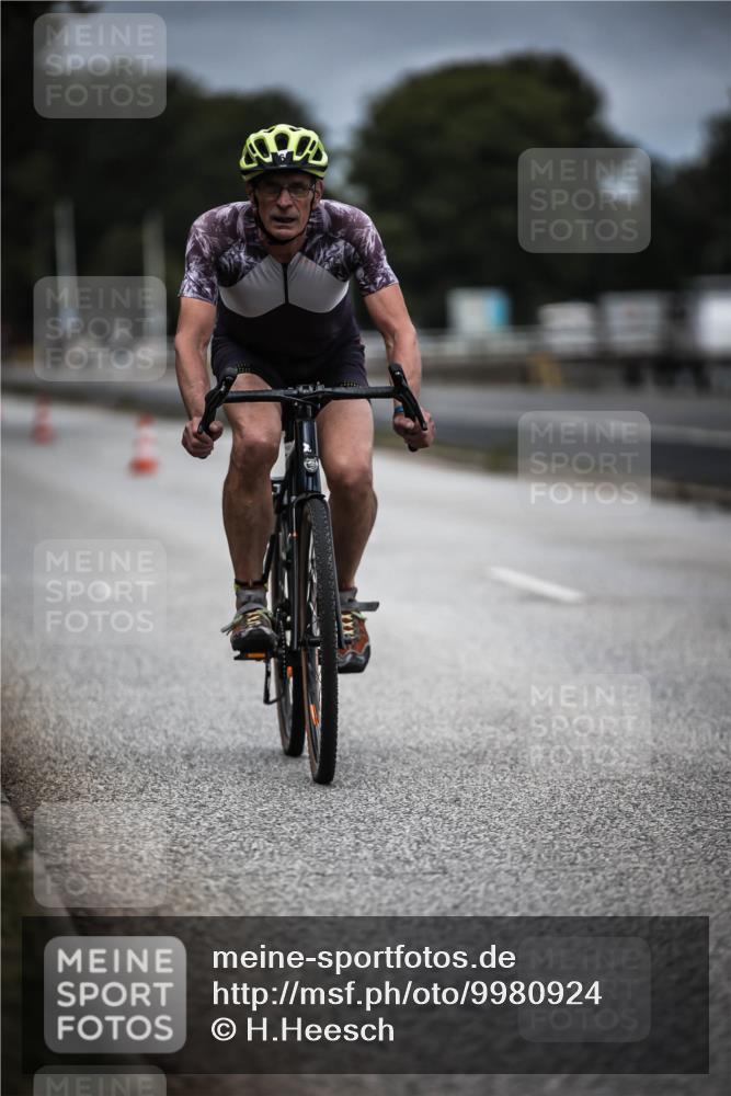 16.08.2026 - KN Förde Triathlon 2026 H.Heesch http://msf.ph/oto/9980924 16.08.2026 11:50:23 Radfahren  meine-sportfotos.de