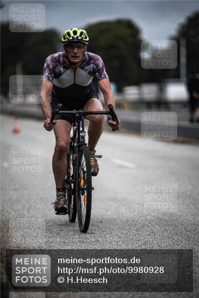 16.08.2026 - KN Förde Triathlon 2026 H.Heesch http://msf.ph/oto/9980928 16.08.2026 11:50:23 Radfahren  meine-sportfotos.de