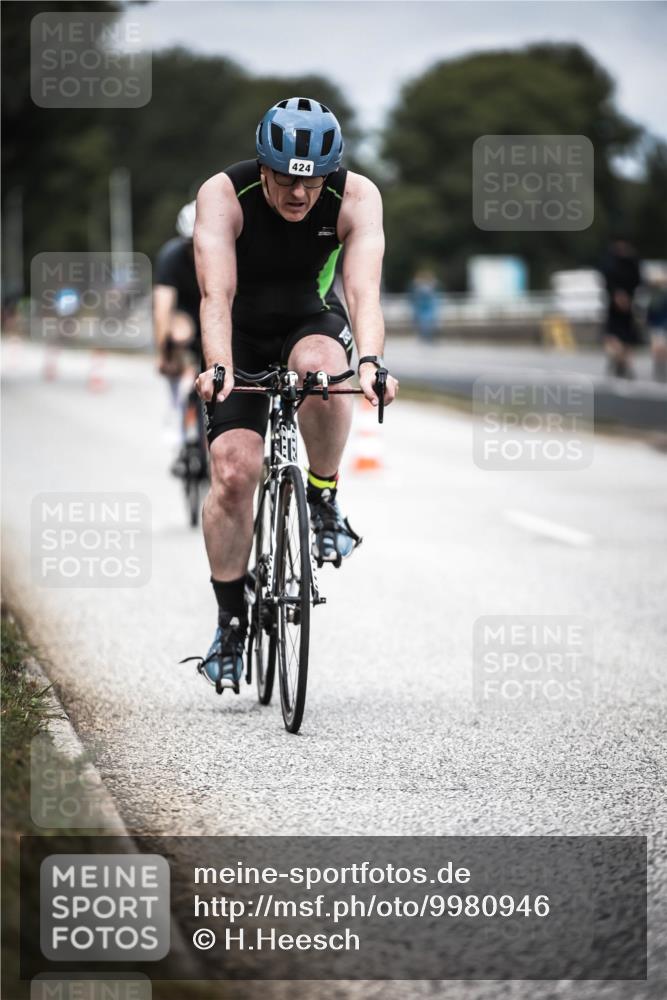 16.08.2026 - KN Förde Triathlon 2026 H.Heesch http://msf.ph/oto/9980946 16.08.2026 11:50:34 Radfahren 414, 424 meine-sportfotos.de