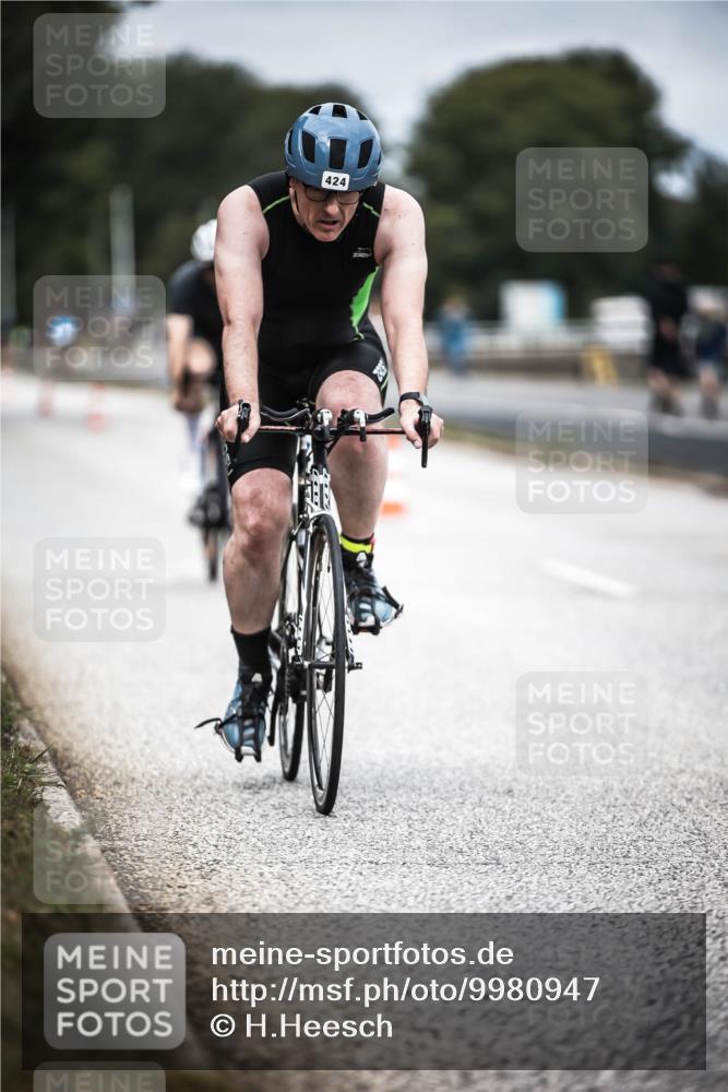 16.08.2026 - KN Förde Triathlon 2026 H.Heesch http://msf.ph/oto/9980947 16.08.2026 11:50:34 Radfahren 414, 424 meine-sportfotos.de