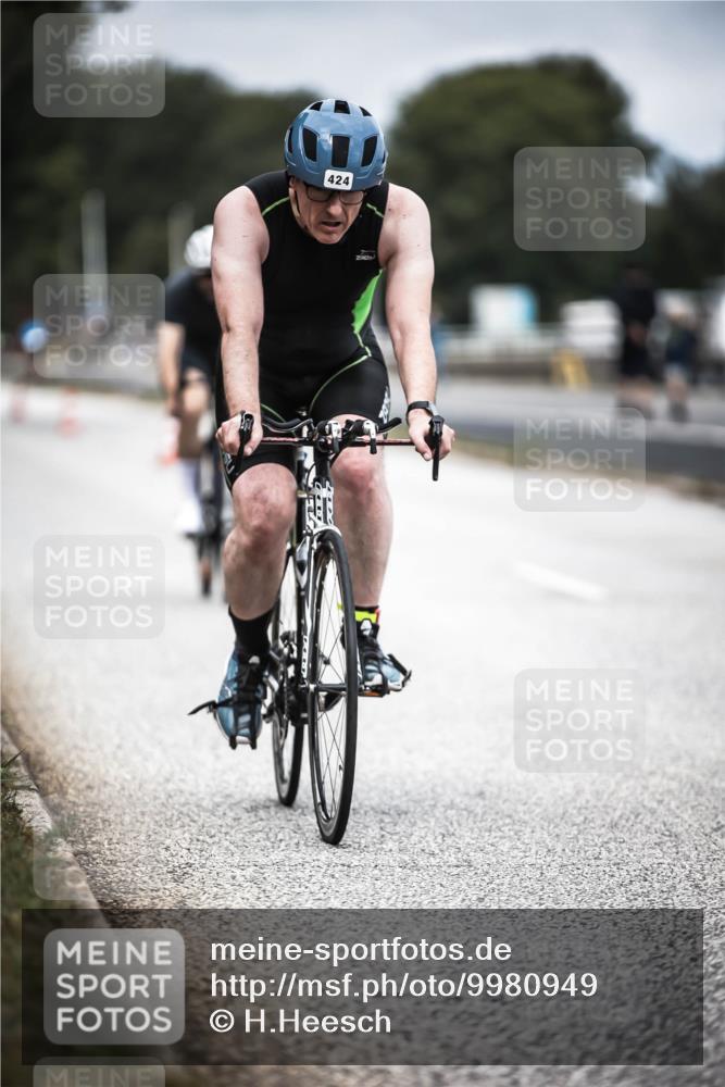 16.08.2026 - KN Förde Triathlon 2026 H.Heesch http://msf.ph/oto/9980949 16.08.2026 11:50:34 Radfahren 414, 424 meine-sportfotos.de