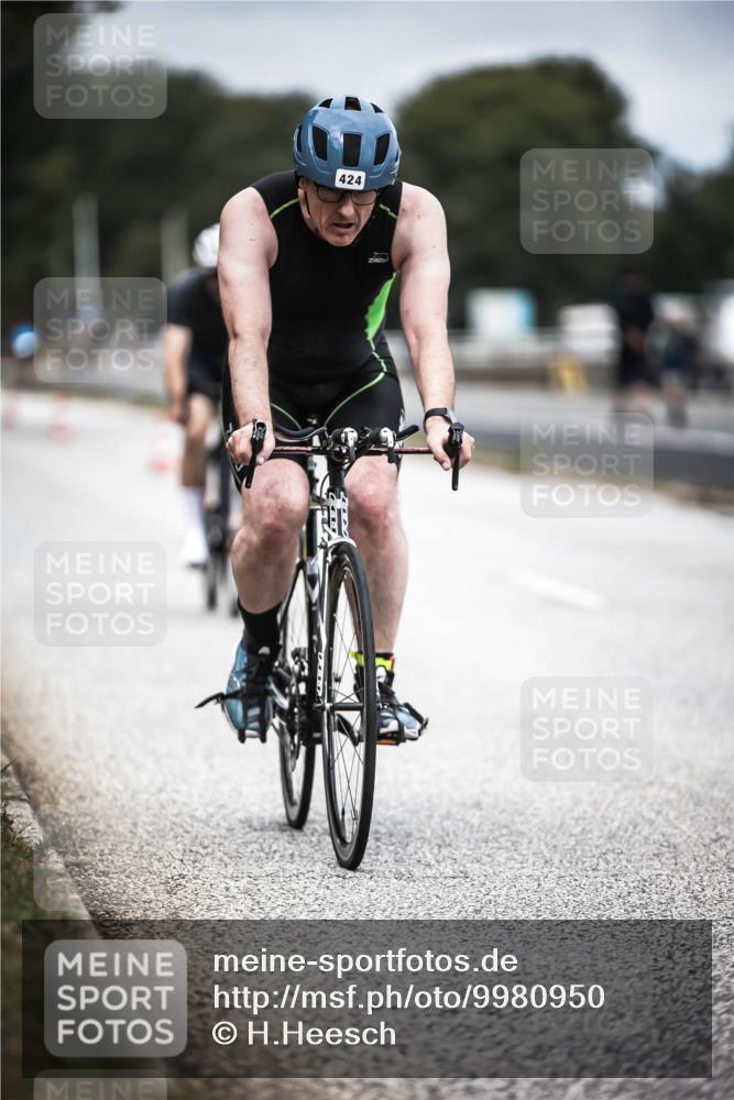 16.08.2026 - KN Förde Triathlon 2026 H.Heesch http://msf.ph/oto/9980950 16.08.2026 11:50:34 Radfahren 414, 424 meine-sportfotos.de
