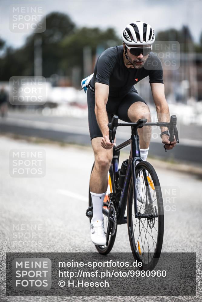 16.08.2026 - KN Förde Triathlon 2026 H.Heesch http://msf.ph/oto/9980960 16.08.2026 11:50:36 Radfahren 414, 424 meine-sportfotos.de