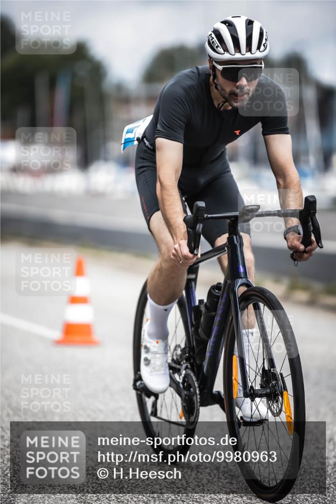 16.08.2026 - KN Förde Triathlon 2026 H.Heesch http://msf.ph/oto/9980963 16.08.2026 11:50:36 Radfahren 414, 424 meine-sportfotos.de