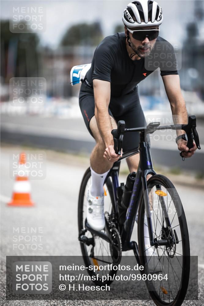 16.08.2026 - KN Förde Triathlon 2026 H.Heesch http://msf.ph/oto/9980964 16.08.2026 11:50:36 Radfahren 414, 424 meine-sportfotos.de
