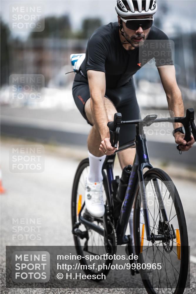 16.08.2026 - KN Förde Triathlon 2026 H.Heesch http://msf.ph/oto/9980965 16.08.2026 11:50:36 Radfahren 414, 424 meine-sportfotos.de