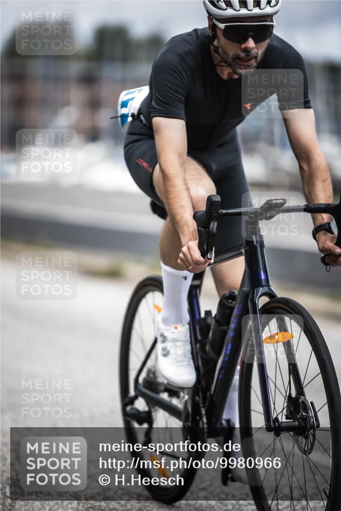 16.08.2026 - KN Förde Triathlon 2026 H.Heesch http://msf.ph/oto/9980966 16.08.2026 11:50:36 Radfahren 414, 424 meine-sportfotos.de