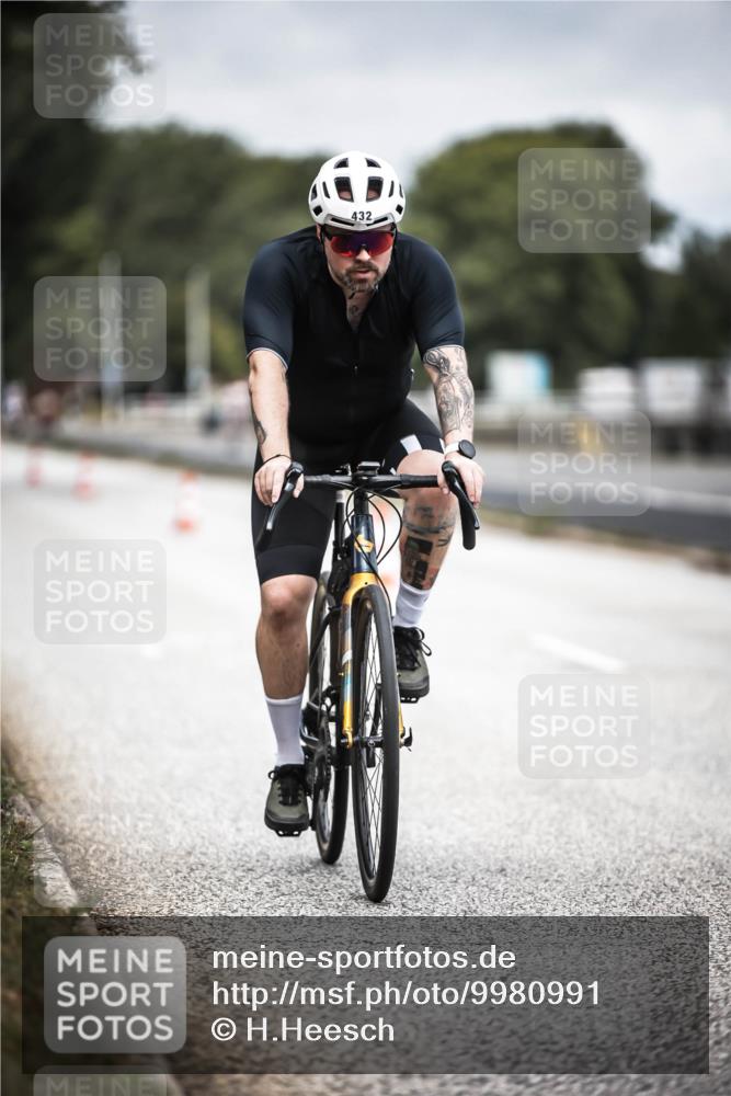 16.08.2026 - KN Förde Triathlon 2026 H.Heesch http://msf.ph/oto/9980991 16.08.2026 11:51:28 Radfahren 425 meine-sportfotos.de