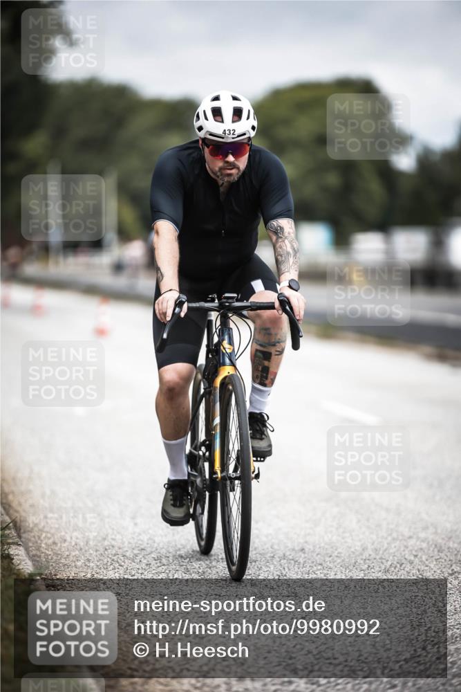 16.08.2026 - KN Förde Triathlon 2026 H.Heesch http://msf.ph/oto/9980992 16.08.2026 11:51:28 Radfahren 425 meine-sportfotos.de
