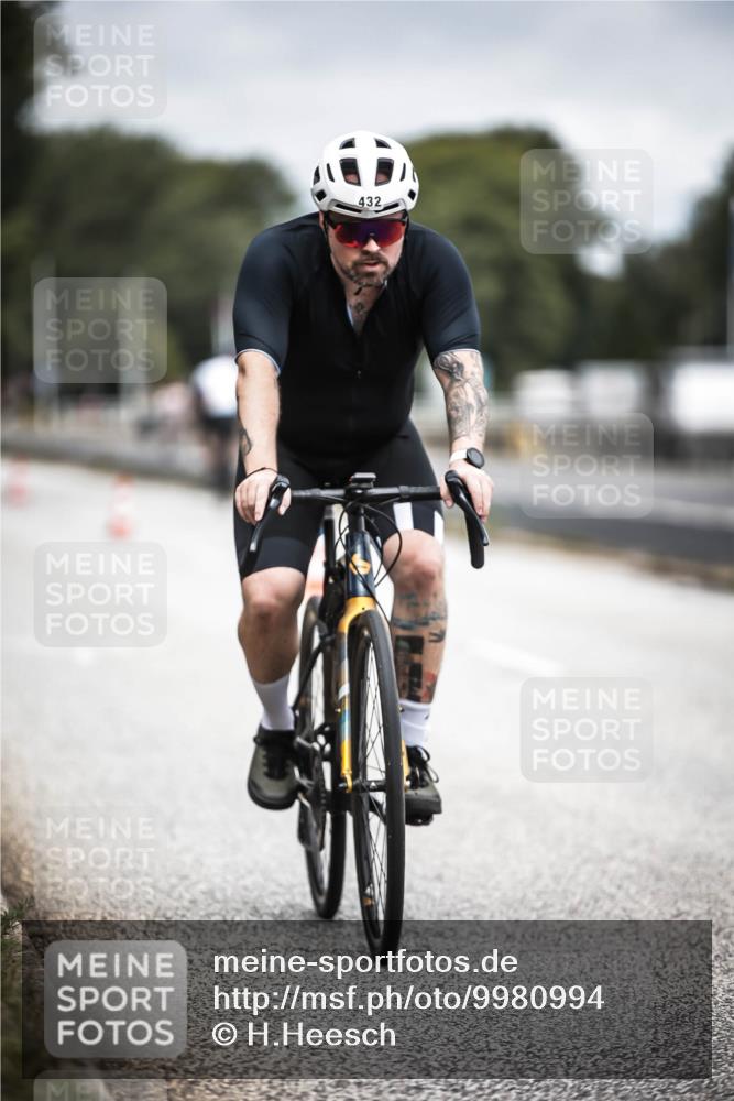 16.08.2026 - KN Förde Triathlon 2026 H.Heesch http://msf.ph/oto/9980994 16.08.2026 11:51:28 Radfahren 425 meine-sportfotos.de