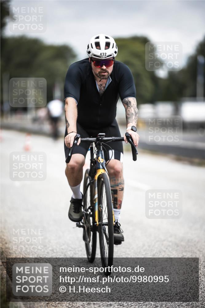 16.08.2026 - KN Förde Triathlon 2026 H.Heesch http://msf.ph/oto/9980995 16.08.2026 11:51:28 Radfahren 425 meine-sportfotos.de