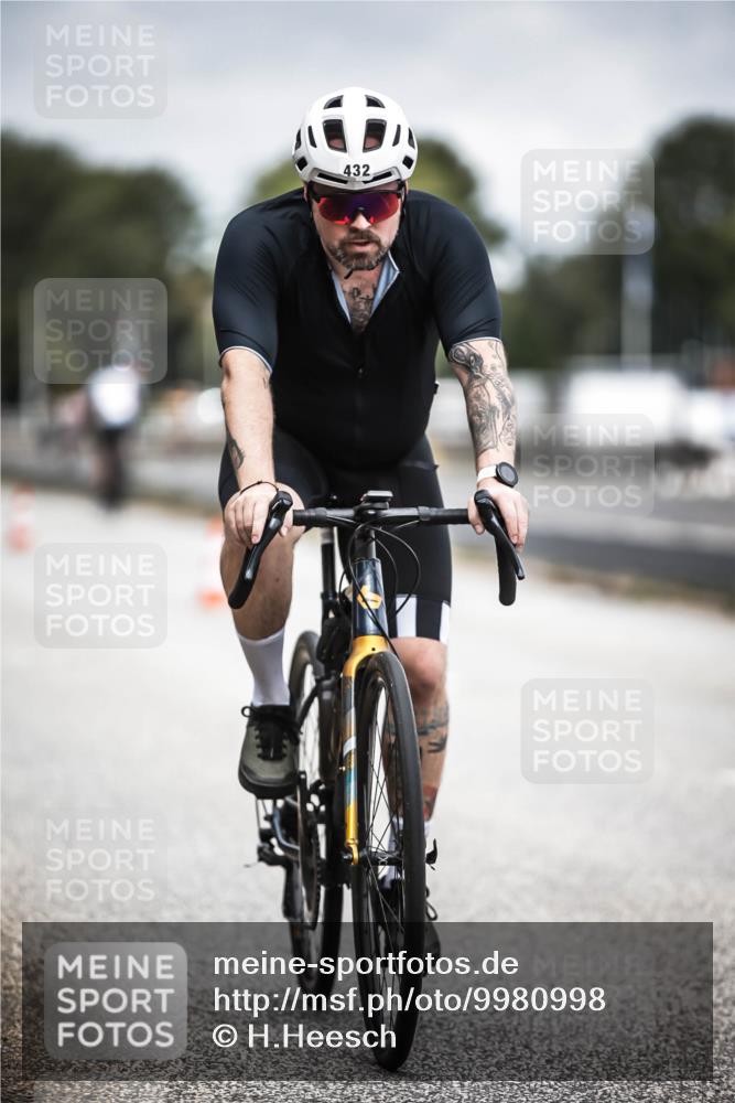 16.08.2026 - KN Förde Triathlon 2026 H.Heesch http://msf.ph/oto/9980998 16.08.2026 11:51:28 Radfahren 425 meine-sportfotos.de