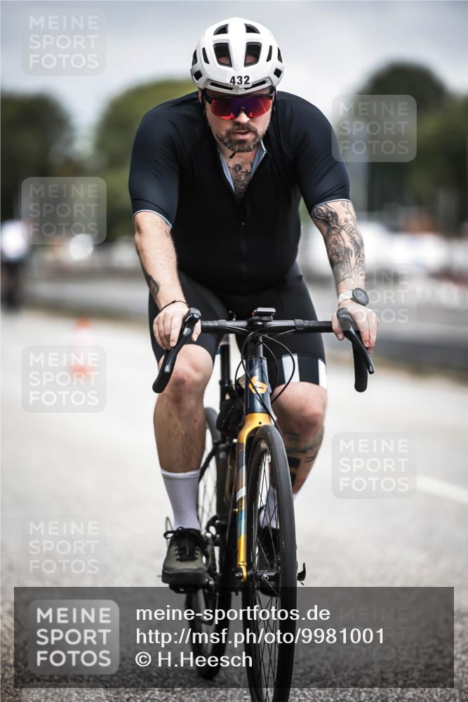16.08.2026 - KN Förde Triathlon 2026 H.Heesch http://msf.ph/oto/9981001 16.08.2026 11:51:28 Radfahren 425 meine-sportfotos.de