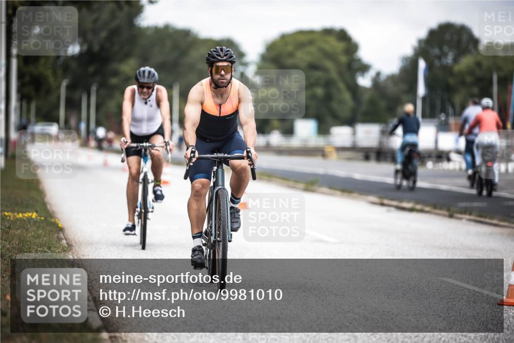 16.08.2026 - KN Förde Triathlon 2026 H.Heesch http://msf.ph/oto/9981010 16.08.2026 11:51:42 Radfahren  meine-sportfotos.de