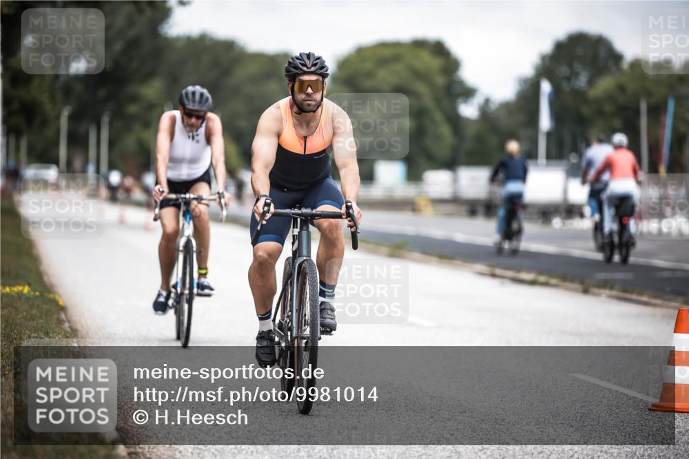 16.08.2026 - KN Förde Triathlon 2026 H.Heesch http://msf.ph/oto/9981014 16.08.2026 11:51:42 Radfahren  meine-sportfotos.de