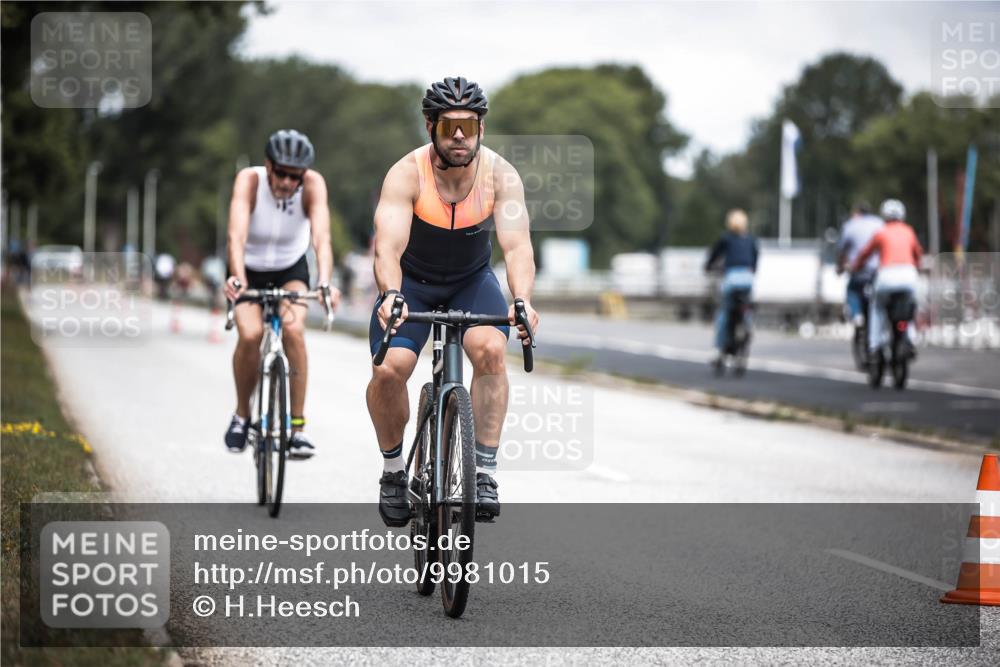 16.08.2026 - KN Förde Triathlon 2026 H.Heesch http://msf.ph/oto/9981015 16.08.2026 11:51:42 Radfahren  meine-sportfotos.de
