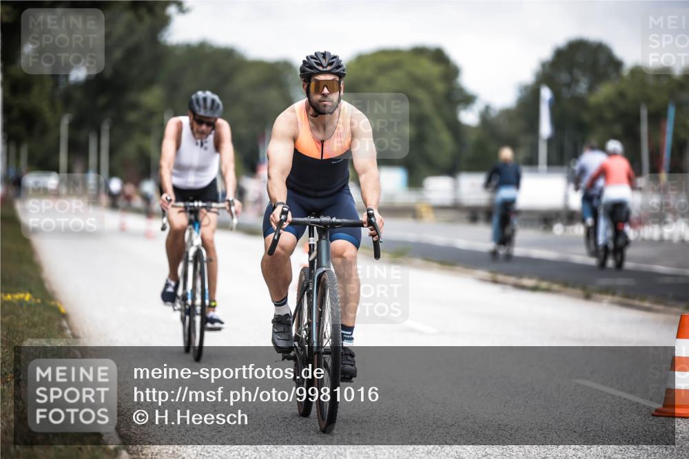 16.08.2026 - KN Förde Triathlon 2026 H.Heesch http://msf.ph/oto/9981016 16.08.2026 11:51:42 Radfahren  meine-sportfotos.de