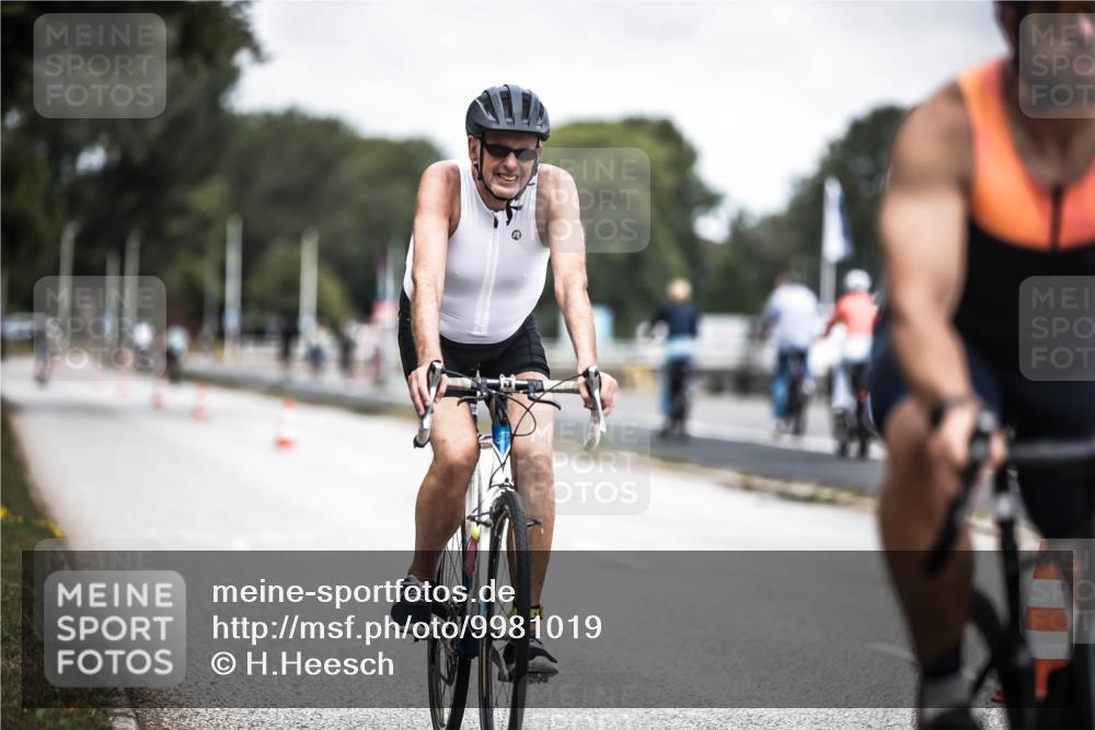 16.08.2026 - KN Förde Triathlon 2026 H.Heesch http://msf.ph/oto/9981019 16.08.2026 11:51:43 Radfahren  meine-sportfotos.de