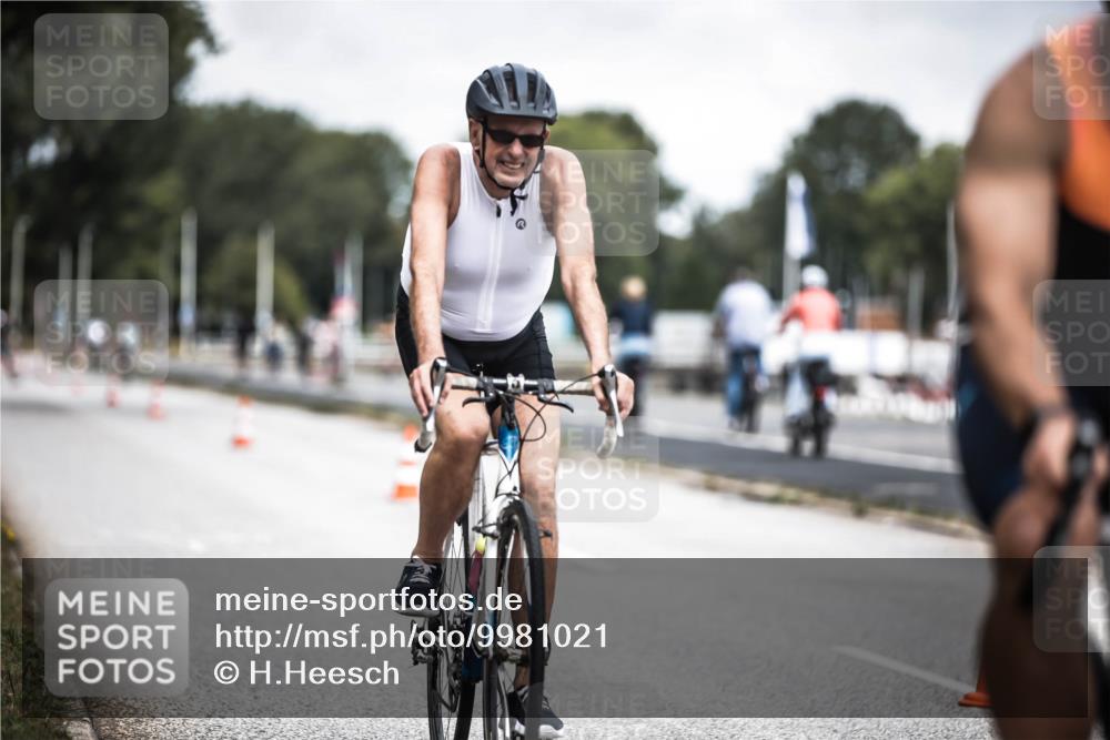 16.08.2026 - KN Förde Triathlon 2026 H.Heesch http://msf.ph/oto/9981021 16.08.2026 11:51:44 Radfahren  meine-sportfotos.de