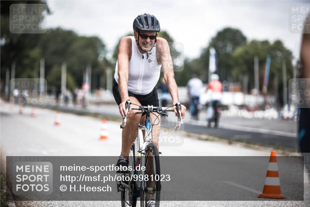 16.08.2026 - KN Förde Triathlon 2026 H.Heesch http://msf.ph/oto/9981023 16.08.2026 11:51:44 Radfahren  meine-sportfotos.de