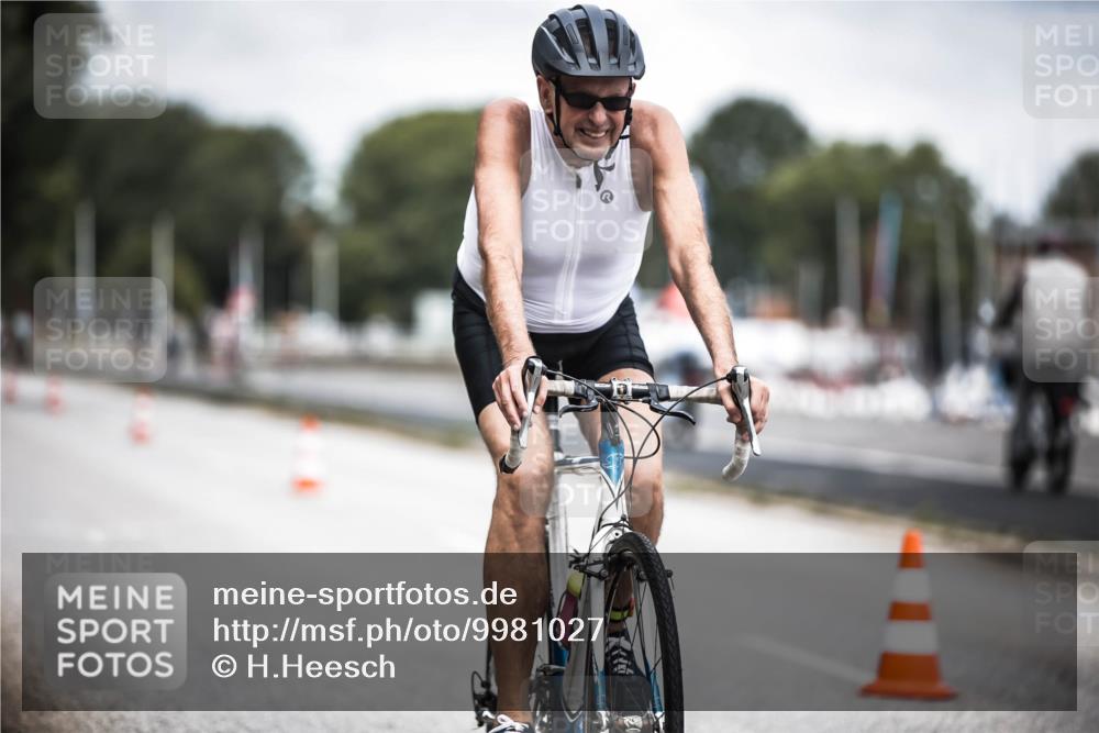 16.08.2026 - KN Förde Triathlon 2026 H.Heesch http://msf.ph/oto/9981027 16.08.2026 11:51:44 Radfahren  meine-sportfotos.de