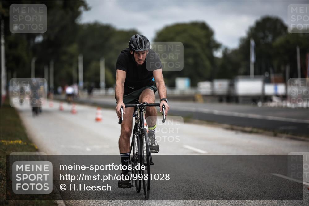 16.08.2026 - KN Förde Triathlon 2026 H.Heesch http://msf.ph/oto/9981028 16.08.2026 11:52:19 Radfahren 426 meine-sportfotos.de