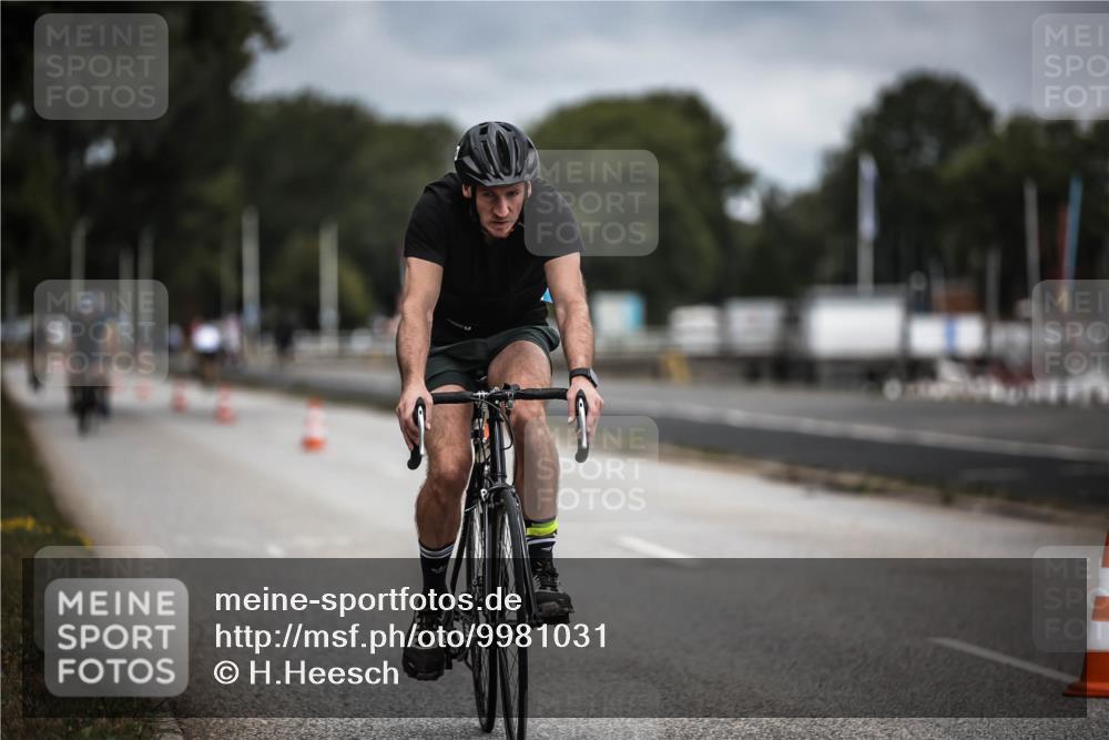 16.08.2026 - KN Förde Triathlon 2026 H.Heesch http://msf.ph/oto/9981031 16.08.2026 11:52:19 Radfahren 426 meine-sportfotos.de