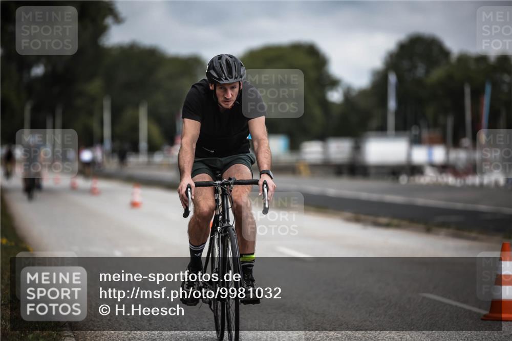 16.08.2026 - KN Förde Triathlon 2026 H.Heesch http://msf.ph/oto/9981032 16.08.2026 11:52:19 Radfahren 426 meine-sportfotos.de