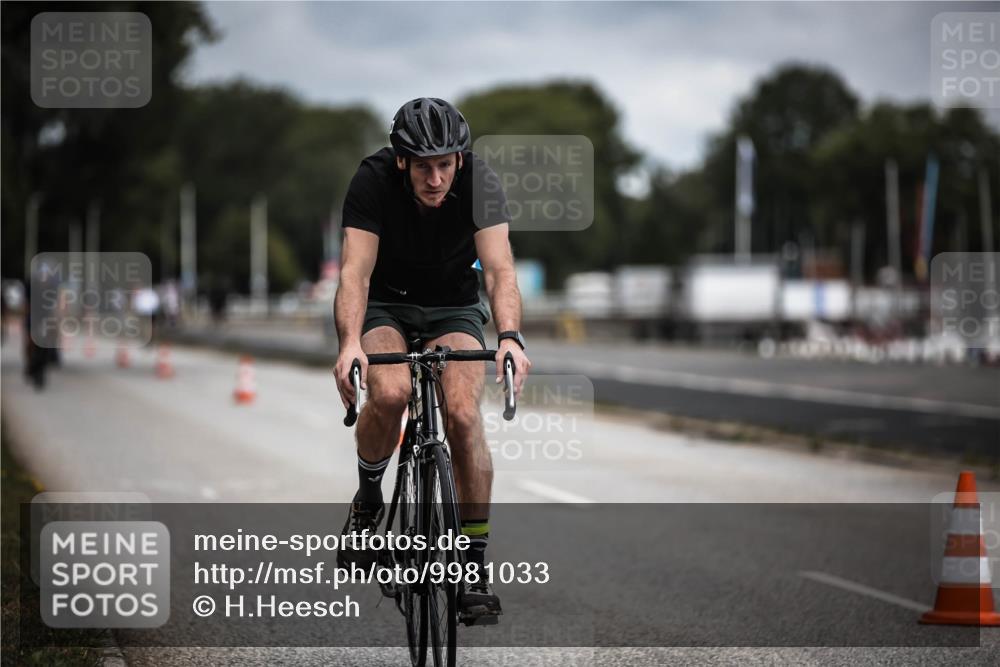16.08.2026 - KN Förde Triathlon 2026 H.Heesch http://msf.ph/oto/9981033 16.08.2026 11:52:19 Radfahren 426 meine-sportfotos.de