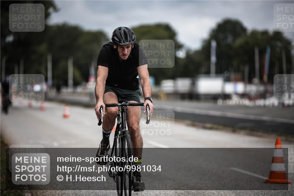 16.08.2026 - KN Förde Triathlon 2026 H.Heesch http://msf.ph/oto/9981034 16.08.2026 11:52:19 Radfahren 426 meine-sportfotos.de
