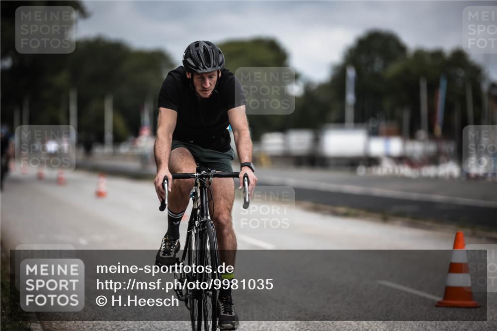 16.08.2026 - KN Förde Triathlon 2026 H.Heesch http://msf.ph/oto/9981035 16.08.2026 11:52:19 Radfahren 426 meine-sportfotos.de
