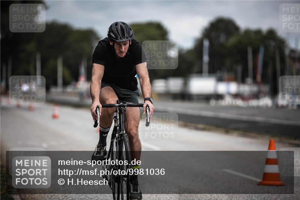 16.08.2026 - KN Förde Triathlon 2026 H.Heesch http://msf.ph/oto/9981036 16.08.2026 11:52:19 Radfahren 426 meine-sportfotos.de