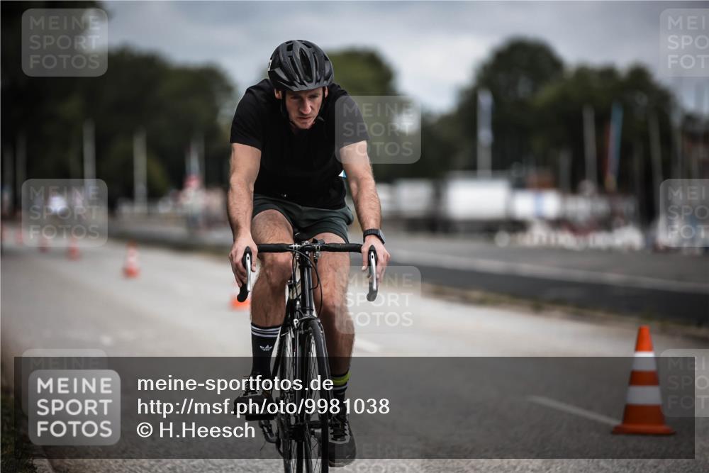 16.08.2026 - KN Förde Triathlon 2026 H.Heesch http://msf.ph/oto/9981038 16.08.2026 11:52:19 Radfahren 426 meine-sportfotos.de