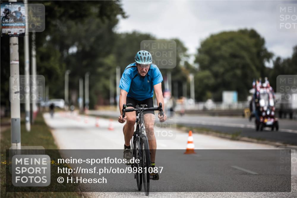 16.08.2026 - KN Förde Triathlon 2026 H.Heesch http://msf.ph/oto/9981087 16.08.2026 11:53:04 Radfahren  meine-sportfotos.de