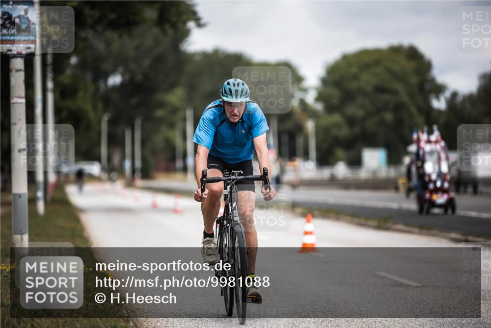 16.08.2026 - KN Förde Triathlon 2026 H.Heesch http://msf.ph/oto/9981088 16.08.2026 11:53:04 Radfahren  meine-sportfotos.de