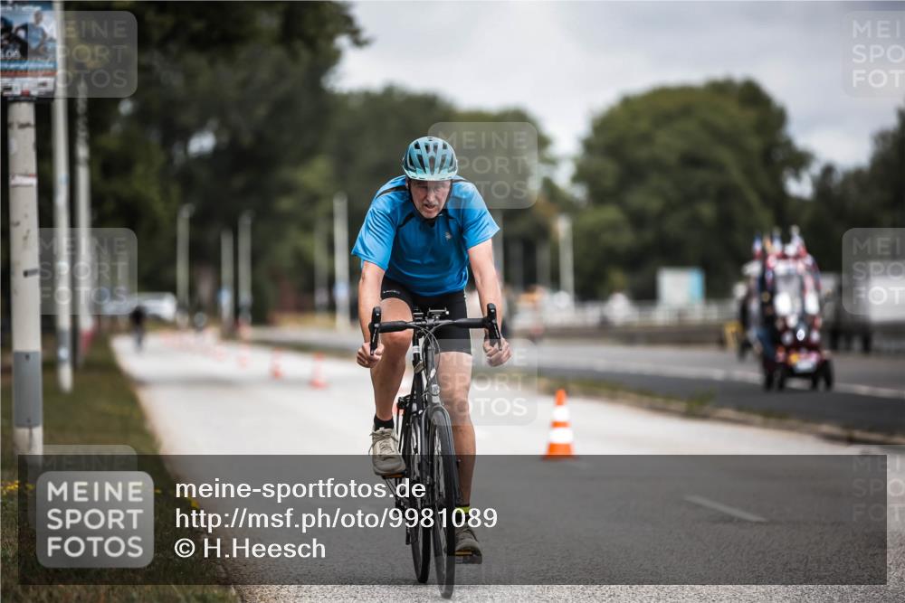 16.08.2026 - KN Förde Triathlon 2026 H.Heesch http://msf.ph/oto/9981089 16.08.2026 11:53:04 Radfahren  meine-sportfotos.de