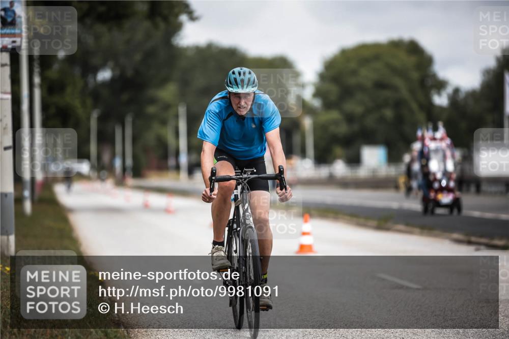 16.08.2026 - KN Förde Triathlon 2026 H.Heesch http://msf.ph/oto/9981091 16.08.2026 11:53:04 Radfahren  meine-sportfotos.de