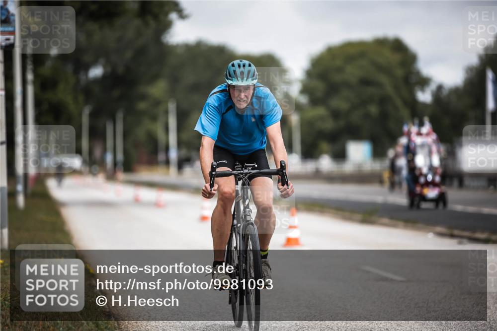 16.08.2026 - KN Förde Triathlon 2026 H.Heesch http://msf.ph/oto/9981093 16.08.2026 11:53:04 Radfahren  meine-sportfotos.de