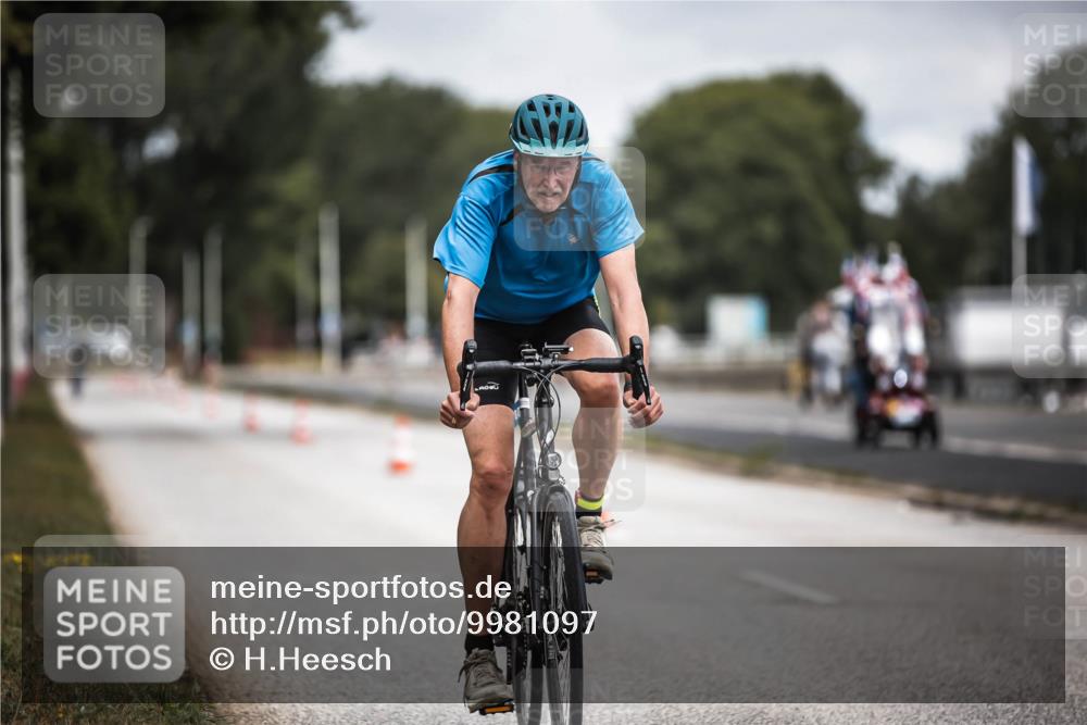 16.08.2026 - KN Förde Triathlon 2026 H.Heesch http://msf.ph/oto/9981097 16.08.2026 11:53:04 Radfahren  meine-sportfotos.de