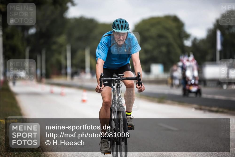 16.08.2026 - KN Förde Triathlon 2026 H.Heesch http://msf.ph/oto/9981098 16.08.2026 11:53:04 Radfahren  meine-sportfotos.de