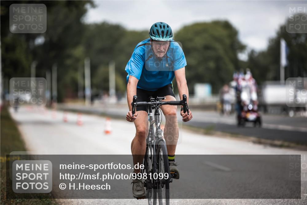 16.08.2026 - KN Förde Triathlon 2026 H.Heesch http://msf.ph/oto/9981099 16.08.2026 11:53:04 Radfahren  meine-sportfotos.de