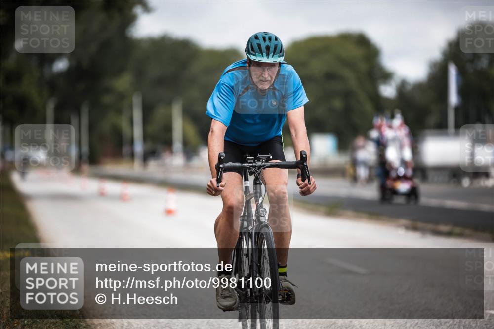 16.08.2026 - KN Förde Triathlon 2026 H.Heesch http://msf.ph/oto/9981100 16.08.2026 11:53:04 Radfahren  meine-sportfotos.de