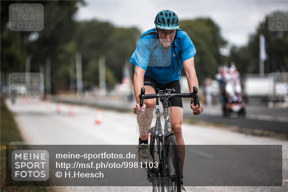 16.08.2026 - KN Förde Triathlon 2026 H.Heesch http://msf.ph/oto/9981103 16.08.2026 11:53:04 Radfahren  meine-sportfotos.de