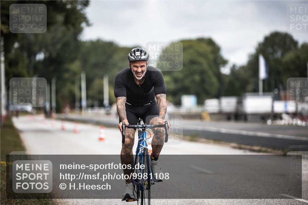 16.08.2026 - KN Förde Triathlon 2026 H.Heesch http://msf.ph/oto/9981108 16.08.2026 11:53:21 Radfahren  meine-sportfotos.de