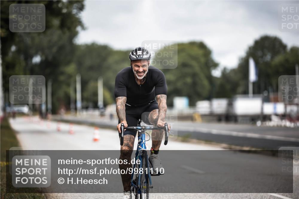 16.08.2026 - KN Förde Triathlon 2026 H.Heesch http://msf.ph/oto/9981110 16.08.2026 11:53:21 Radfahren  meine-sportfotos.de