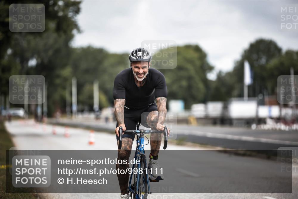16.08.2026 - KN Förde Triathlon 2026 H.Heesch http://msf.ph/oto/9981111 16.08.2026 11:53:21 Radfahren  meine-sportfotos.de