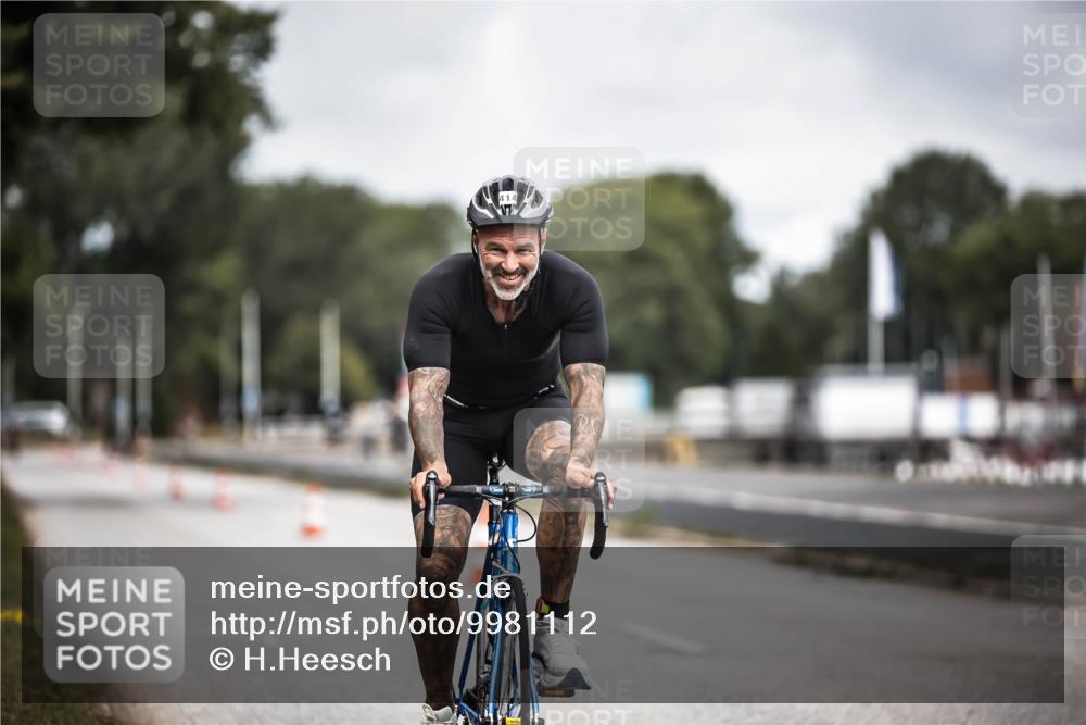 16.08.2026 - KN Förde Triathlon 2026 H.Heesch http://msf.ph/oto/9981112 16.08.2026 11:53:21 Radfahren  meine-sportfotos.de