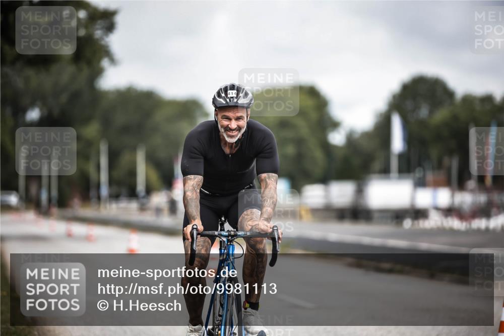 16.08.2026 - KN Förde Triathlon 2026 H.Heesch http://msf.ph/oto/9981113 16.08.2026 11:53:21 Radfahren  meine-sportfotos.de