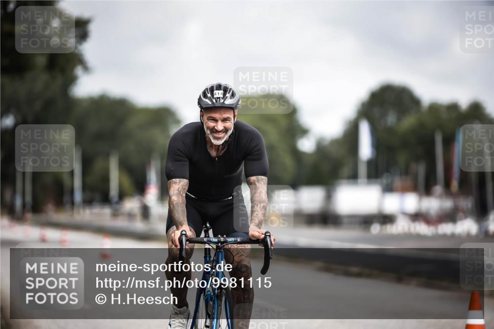 16.08.2026 - KN Förde Triathlon 2026 H.Heesch http://msf.ph/oto/9981115 16.08.2026 11:53:21 Radfahren  meine-sportfotos.de