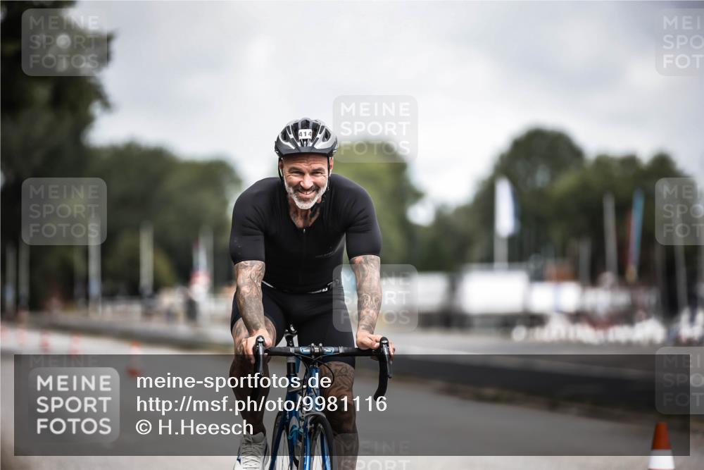 16.08.2026 - KN Förde Triathlon 2026 H.Heesch http://msf.ph/oto/9981116 16.08.2026 11:53:21 Radfahren  meine-sportfotos.de